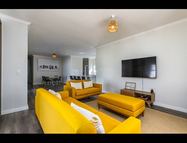 3 BEDROOM FREESTANDING FOR SALE IN SUNNINGDALE